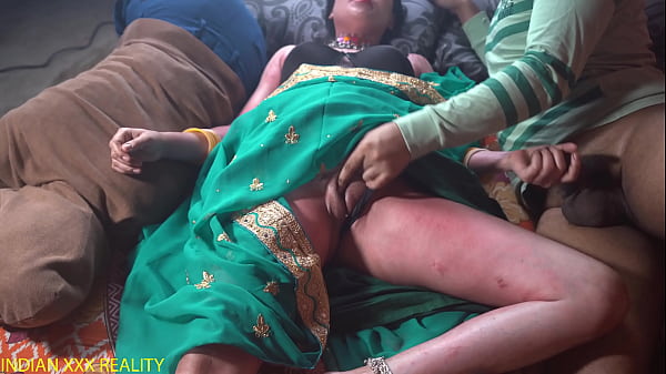 Ibu Tiri Goyang, Anak Tiri Ngewe Hot Di Kamar