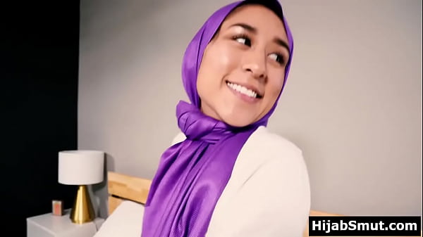 Gadis Arab Berjilbab Digebrak Tanpa Izin Orang Tua, Makin Liar Saat Ditinggal Sendiri